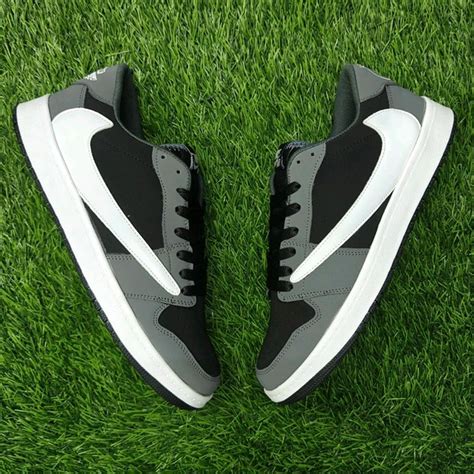 Travis Scott "Grey Black"
