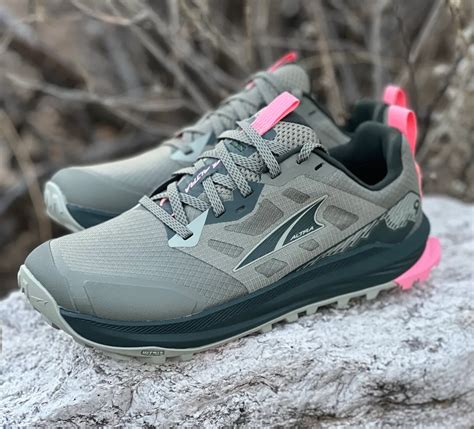 Altra Lone Peak 9 Review | Well Balanced Wide Foot Winner - RunToTheFinish