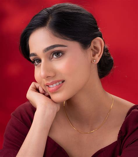 Golden Bloom Tops – P. N. Gadgil & Sons Ltd