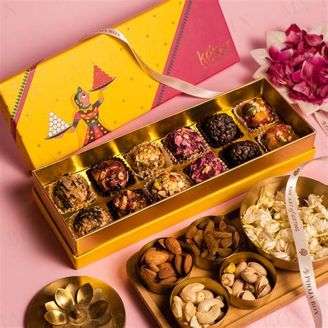 Buy Assorted Gourmet Ladoo Sweets Box 12PC 300Gm Online in India ...