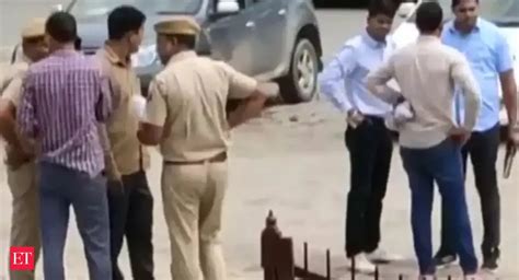 Alwar Bank Robbery: Rajasthan: Daylight robbery in Alwar bank, 6 men ...