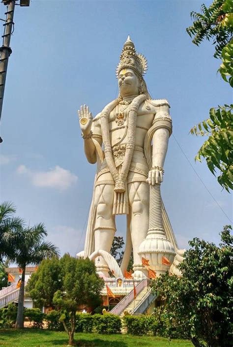 Hanuman Jayanti : ये हैं दुनिया की 5 सबसे बड़ी हनुमान मूर्तियां, जानें ...
