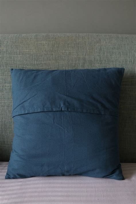 Okhai 'Clamshell' Hand Embroidered Cushion Cover – Okhaistore