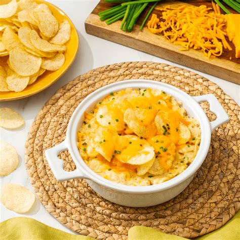 Lay's Lays Cheddar & Sour Cream Potato Chips - Party Size, India | Ubuy