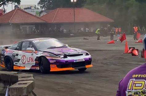 GT Radial Komit Support 3 Drifternya di Kejurnas IDC Kemayoran. Amandio ...