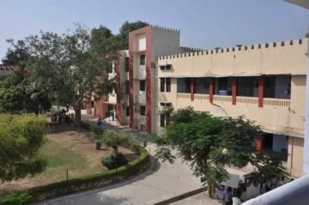 Campus-Faculty of Engineering & Technology, Agra College