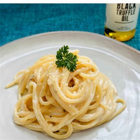 Simple Creamy Truffle Pasta with Black Truffle Oil - Deliciously Rushed