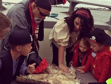 CRAZY SISTER MARINA - BAREFOOT BOUNTY PIRATE SHIP (2025) All You Need ...