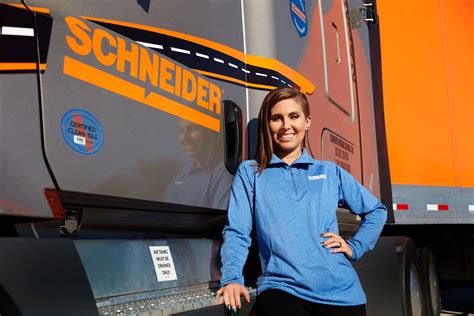 Meet Schneider’s 2021 Featured Female Truck Driver: KayLeigh McCall