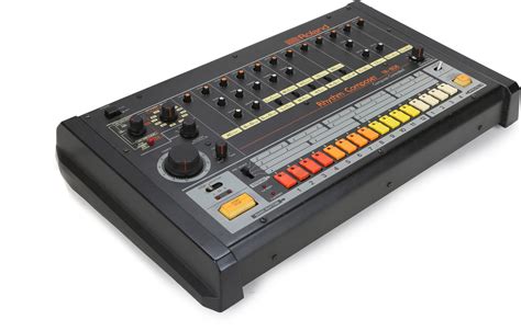 Roland TR-808 - Zikinf