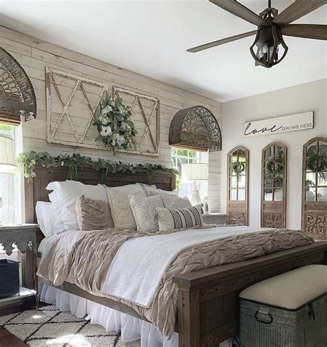 Above bed decor master farmhouse – Artofit