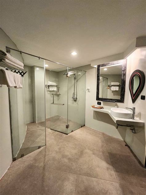 ECO MOMENT BEACH RESORT (Laem Phak Bia) - Inn Reviews, Photos, Rate ...