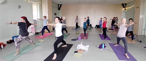 Yoga Workshop: Exploring the Eight Limbs of Yoga, Neuadd y Pentref ...