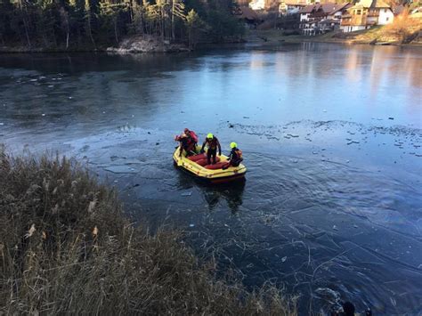 Ritten: Junger Mann zehn Minuten unter Wasser - UnserTirol24