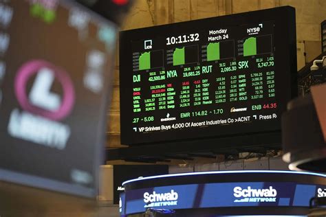 Wall Street bonuses hit a record high of $47.5 billion in 2024, with ...