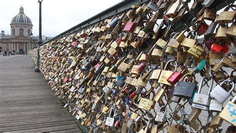 Paris removing all 'love locks' from Pont des Arts bridge