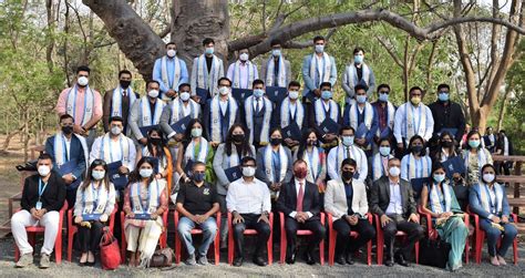 Indore: IPBA Batches 7th and 8th conclude at IIM-Indore