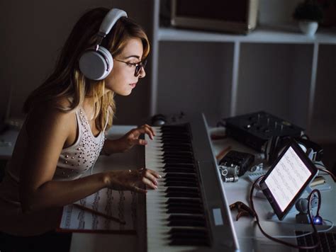 Techno Lorraînne 的图像结果