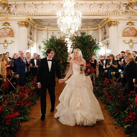 Luxury Christmas Wedding Ideas To Have A Classy Christmas Wedding