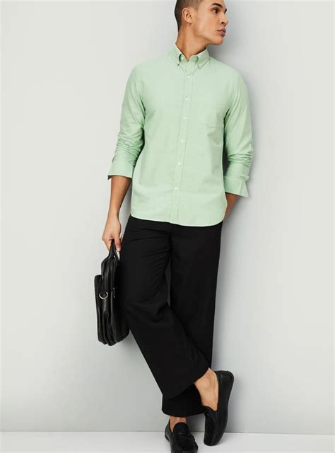 Buy Men Solid Regular Fit Casual Shirt Online at just Rs. 999.0 ...