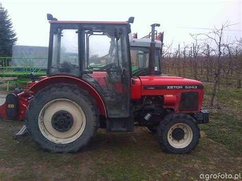 Fotografia traktor Zetor 5243 Turbo id:484242 - Galeria rolnicza agrofoto