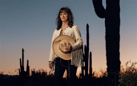 Outlaw Country Legend Jessi Colter Announces New Album ‘Edge Of Forever ...