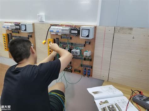 柳州市的物业电工工资怎么样 电工证要怎么考【桂聘】