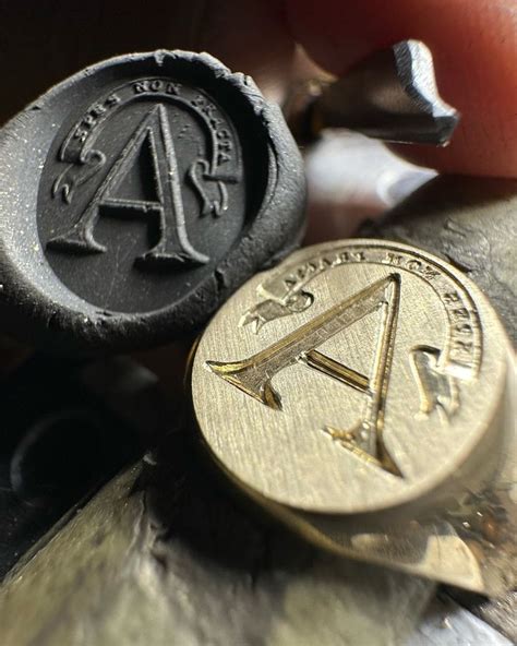 Initials made perfect vie for seal engraving ! Signets and seals ...