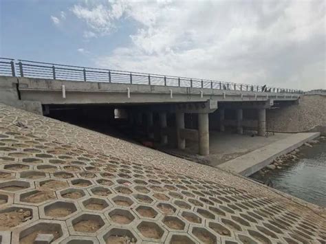 110国道跨四道沙河桥完工 预计8月底双桥全面通行_包头新闻网_黄河云平台