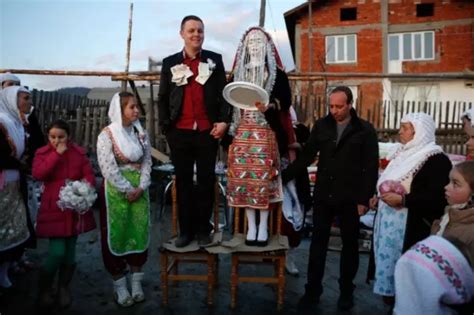 28 Stunning Pictures Of Traditional Wedding Attire From Around The World