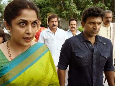 Puneeth Rajkumar, Rashmika Mandanna's Anjani Putra movie stills ...