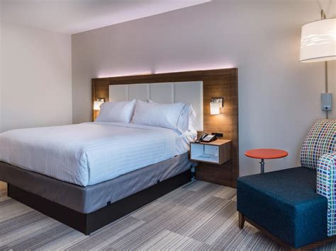 Holiday Inn Express & Suites Fort Worth West Guest Room & Suite Options