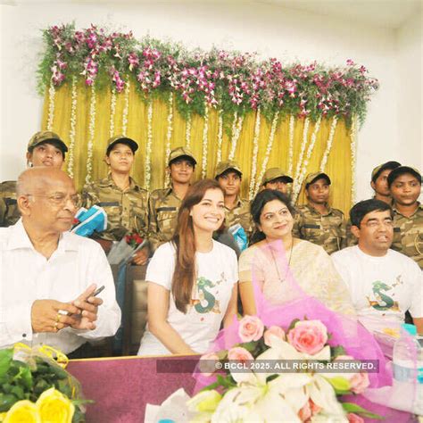 Dia Mirza felicitated women forest guards in Nagpur