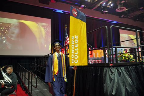 UIC Honors College (@uichonors) • Instagram photos and videos