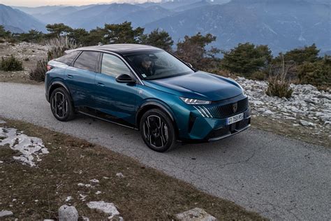 2025 Peugeot 3008 Hybrid review | CarExpert