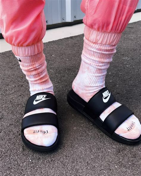 Nike Offcourt Duo Women's Slides. Nike IN