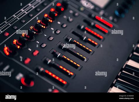 Electronic Synthesizer 的图像结果