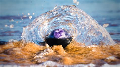 Download wallpaper 2560x1440 splash, water, spray, waves, shore ...