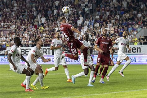 Le match entre le Rapid et le CFR Cluj a été marqué par une prudence ...