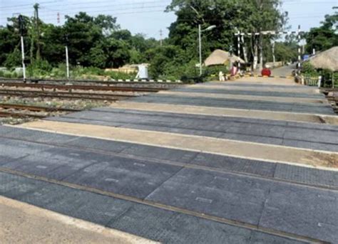 Rubberised Level Crossing - Railway Rubberised Level Crossing Pads ...