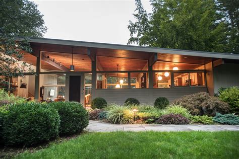 mid century modern house exterior