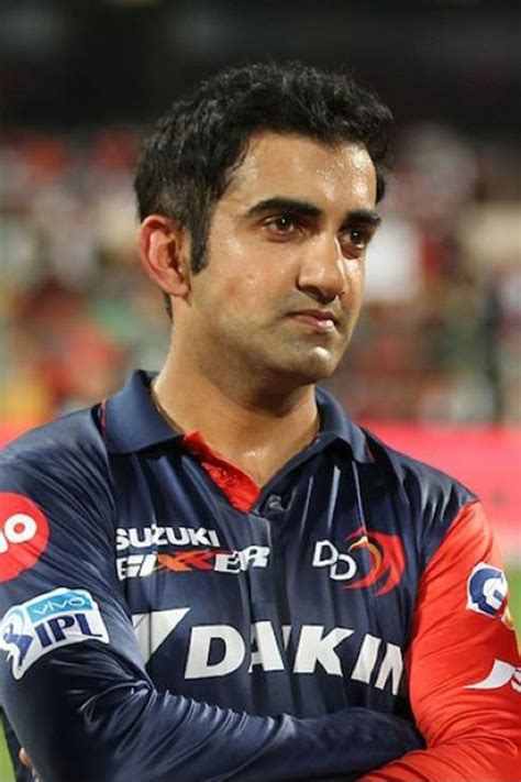 SRH: Get Latest Buzz, Updates, Gossip, Photos & Videos