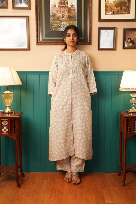 Ethnic Kurtis |Buy online Indian Linen Kurtis for Women