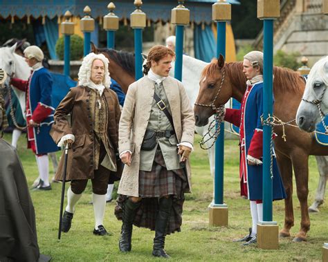 26 Romantic 'Outlander' Scenes From Season 2 (PHOTOS)