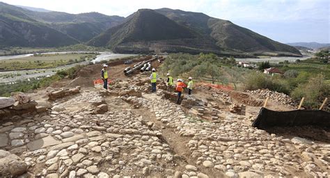 News - Medieval Italian Grave Reveals Coffin Birth - Archaeology Magazine