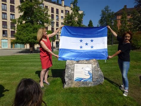 Acto homenaje del Ayuntamiento de Oviedo a la lider Indígena Hondureña ...