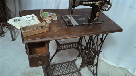 Image result for Machine Singer Ancienne Prix