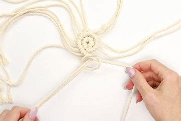 Making Macrame Coasters 的图像结果