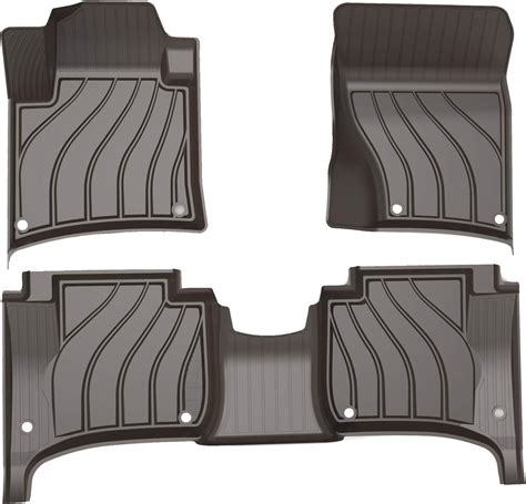 The 3 Best Floor Mats for Porsche Macan [with Porsche logo]