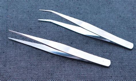 define tweezers in two line - Brainly.in